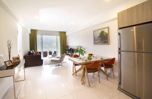 Hulu Kinta Apartment | Lakeview Superior Suite with Pool and Family-Friendly Amenities