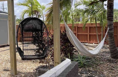 Croissant Park Apartment | Pet-Friendly 2/1 Near Downtown Fort Lauderdale with Free Parking