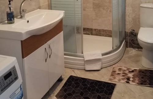 Cayirova Condo | Convenient 2+1 Flat Near Marmaray - Perfect for Families
