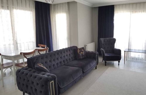 Cayirova Condo | Convenient 2+1 Flat Near Marmaray - Perfect for Families