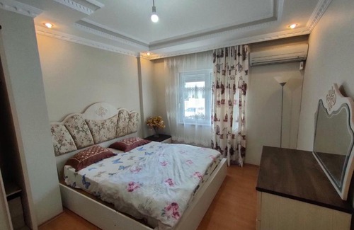 Konyaalti Apartment | Ideal Family Retreat with Pool for Unforgettable Getaways