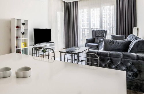 Pendik District Apartment | 2+1 Modern Flat with Balcony in Tuzla