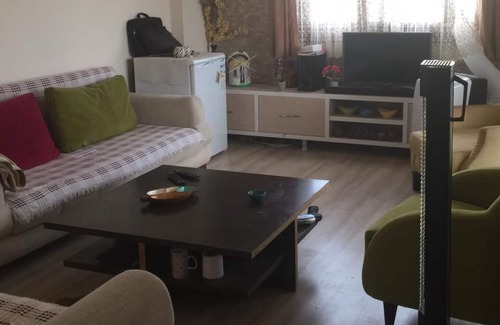 Ortakentyahsi Belediyesi House | Family-Friendly 2+1 Apartment with a Generous Balcony
