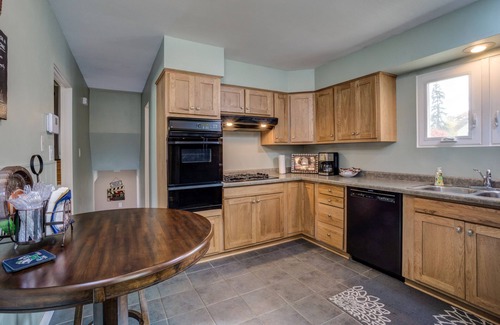 South Bend House | Prime Location: 2 Miles from Notre Dame with Great Amenities