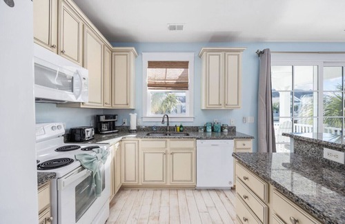 Windy Hill House | Relaxing 2/2 Townhome at North Beach Resort with Pools