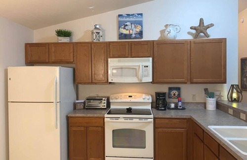 Buttonwood House | Pet-Friendly Villa with Pool & Gas Cart near Sumter Landing