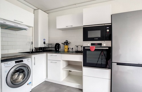 Frejus Apartment | Exceptional Garden-Level Rooms with Pool Near the Beach