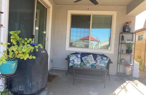 Maryvale House | Convenient Stay 2.5 Miles from Super Bowl LVII - State Farm