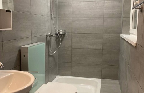 Lohn-Ammannsegg Apartment | Comfortable 2.5 Room Apartment with Family-Friendly Amenities