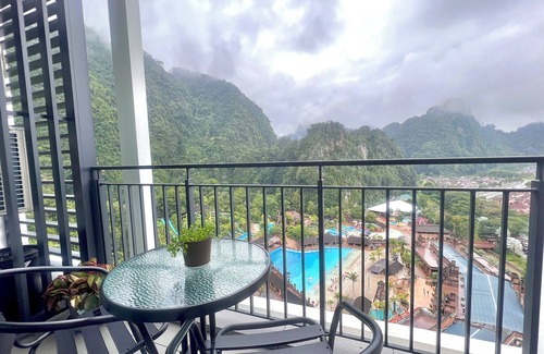 Ulu Kinta Condo | Family-Friendly Alpaca Onsen Suite at Lost World of Tambun