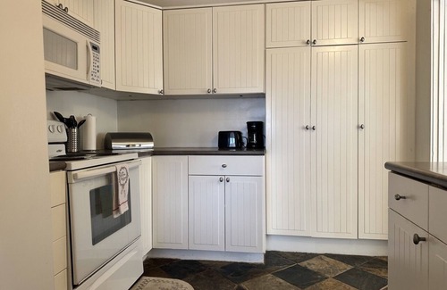 Twentynine Palms House | Pet-Friendly 2.9 Palms - Near the Park, Rated 9.8/10!