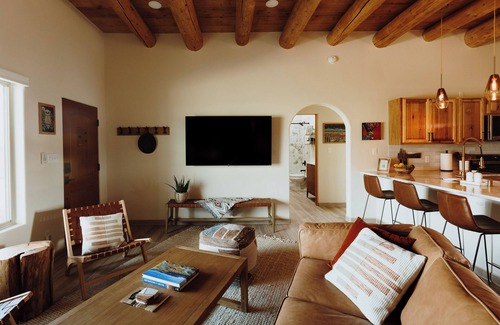 Taos House | 2 Amazing Home Together, Mountain Views, Easy to TSV