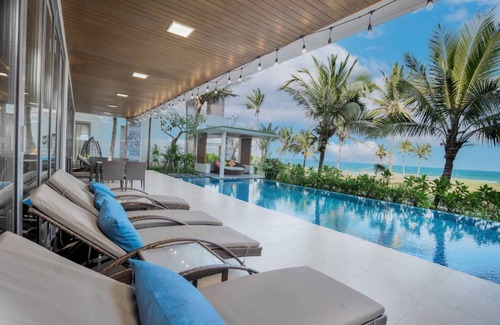 Ngu Hanh Son Villa | Anna's Ocean Villa: Ideal Retreat with Seaview & Pool