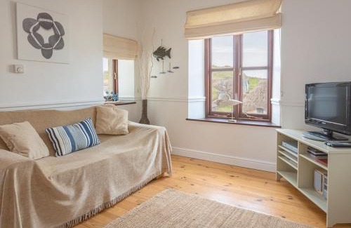 Hope-Cove House | Inviting 2 Armada House: Pet Friendly with Great Reviews