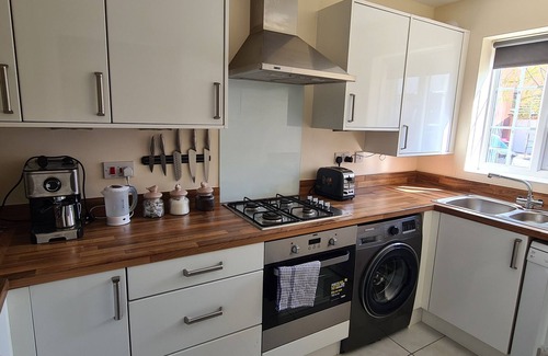 King's Bromley House | Ideal Two-Bedroom House for Exploring the Area
