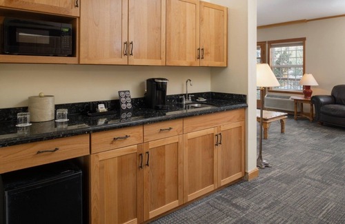 Vancouver Hotel | 2 Balconies: Enjoy a Beautiful Atmosphere at Our Rustic Lodge-Styled Stay