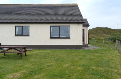 Drumchork House | Exceptional 2 Bayview Bungalow - Guest Rated 9/10