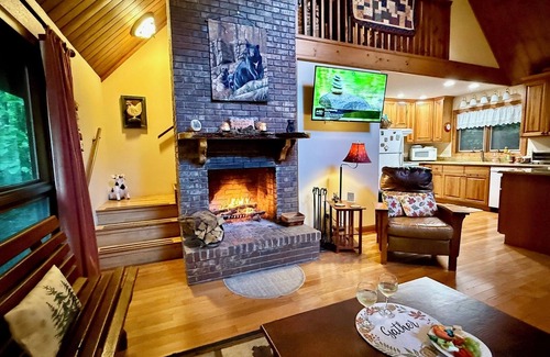 Maggie Valley Cabin | Secluded 2 Bd Cabin by Rushing Creek with Hot Tub & Pool