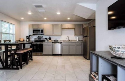 Smith's Memento Apartment | 2 Bd apt walking distance to Beach & Ocean Center