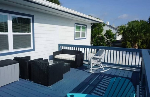 Smith's Memento Apartment | 2 Bd apt walking distance to Beach & Ocean Center