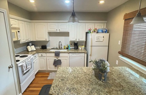 Houston Apartment | 2-bd condo in Galleria HTX with Pool, WiFi
