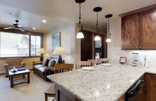 Breckenridge Resort | Unforgettable Grand Lodge Peak 7: Pool & Spa Retreat
