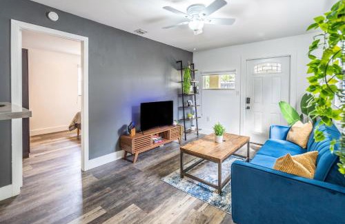 Allapattah Apartment | Inviting 2-Bedroom Home with Private Yard & Parking