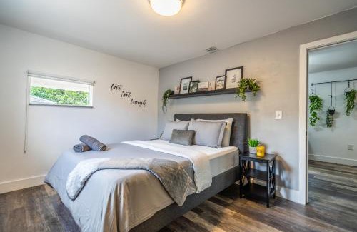Allapattah Apartment | Inviting 2-Bedroom Home with Private Yard & Parking