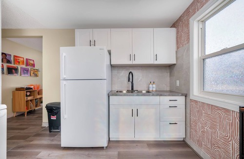 Jasper Place House | 2 BDM Bold & Cozy Dopamine Den