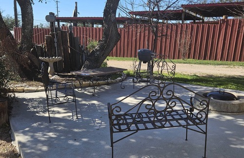 Silver Creek Village Apartment | Scenic 2-Bedroom Retreat with Lake Buchanan Views