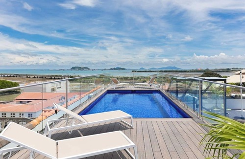 Casco Viejo Condo | Guest Rated 10/10: Rooftop Pool & Ocean Views in Casco Viejo