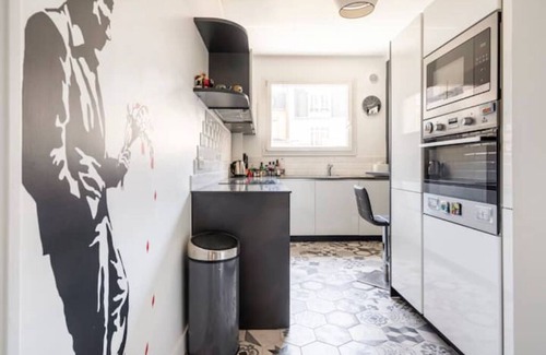 Quartier de la Plaine-de-Monceaux Apartment | Beautifully Renovated 2-Bedroom Retreat Near Monceau