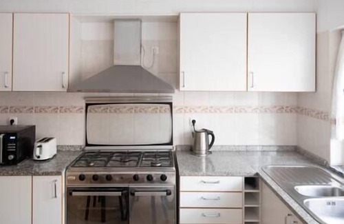 Praia Apartment | Cozy 2-Bedroom Apartment in Palmarejo Baixo by the Sea