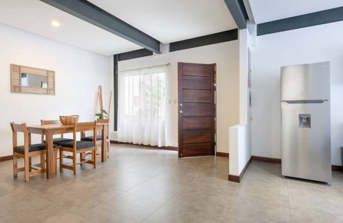 San Jose House | Convenient 2 BDR Apartment Near Airport & Sabana Park