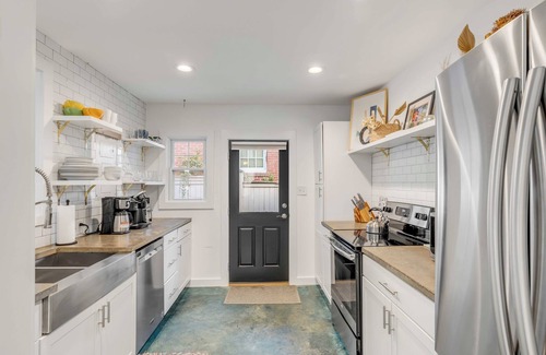 Charleston House | Exceptional 2 BDR Downtown Charleston Home with Spa Access