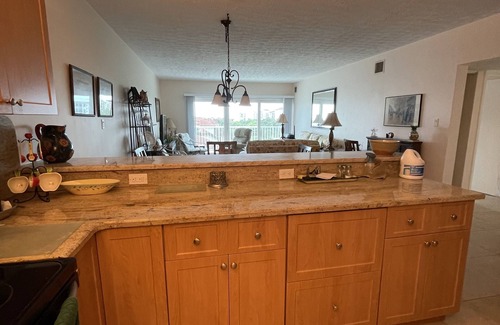 Isles of Capri Condo | Cozy 2-Bedroom Condo with Pool and Gulf Views on Marco River