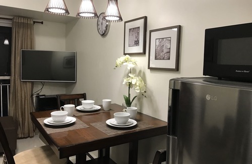 Tagaytay Condo | Cozy 2-Bdrm Epie's Pad with Lake Views in Tagaytay