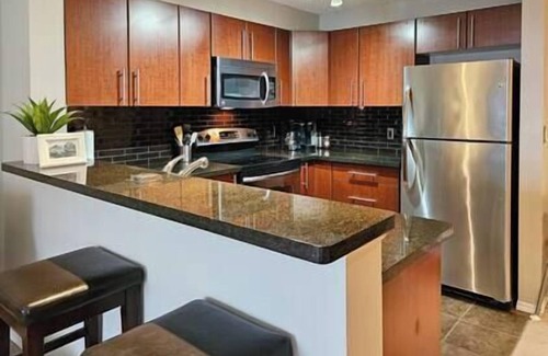 East Kootenay Apartment | 2 BDRM/Lakeside/Pool/AC