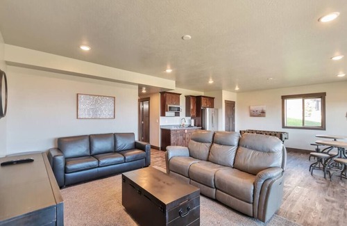Sweetwater House | 2 Bear Lake House: Breathtaking Views & Great Amenities