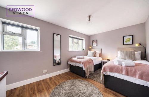 Alton House | Ideal 2-Bed House for Families & Contractors with Garden