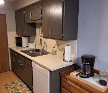 West Bend Apartment | 2 Bed 1 Bath - West Bend, WI
