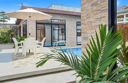 Monrovia Villa | Inviting 2 Bed Villa with Full Kitchen for Your Getaway
