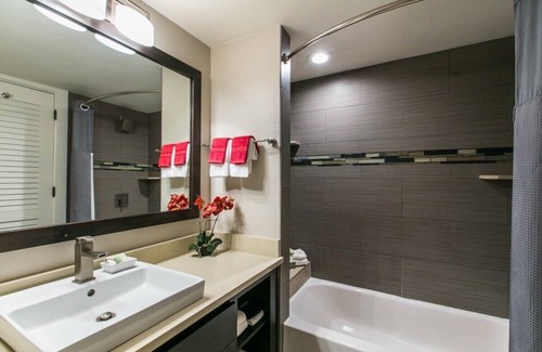 Princeville Resort | Idyllic 2 Bed Condo with Breathtaking Views of Hanalei Bay