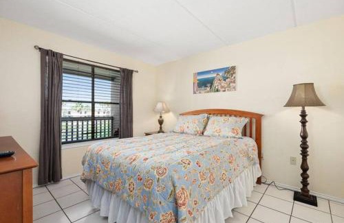 South Padre Island House | Beachside 2 Bed Condo with Pool - Guest Rated 8.6/10