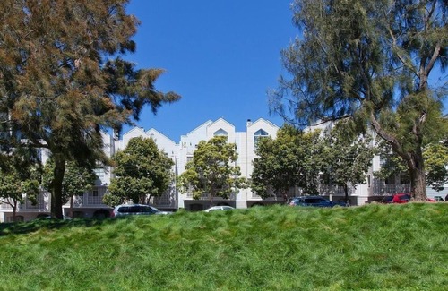 Fillmore District Apartment | Cozy 2-Bed Condo by Jefferson Square Park, Ideal for Families