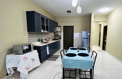 Puchong Apartment | Convenient 2 Bed Condo with Pool near LRT Pusat Bandar