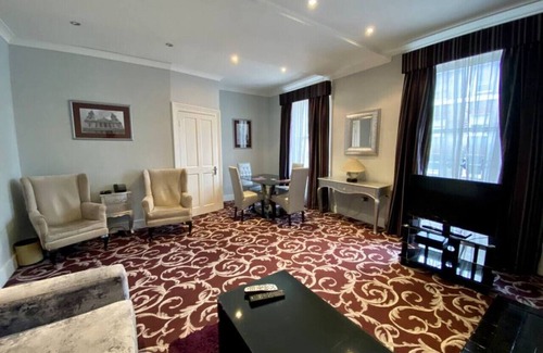 City of Westminster Condo | Bright 2 Bed/2 Bath Flat with Sky TV & Family-Friendly Perks