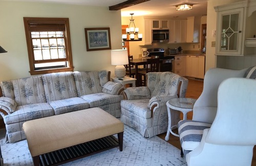 Eel Point Cottage | Pet-Friendly Retreat with Ocean View & Fenced Yard