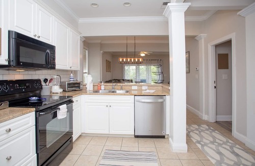 North Litchfield Beach Condo | Renovated Lake-View Retreat at Litchfield by the Sea