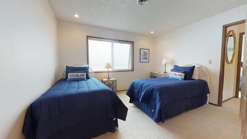 Edgewater Shores House | Pet-Friendly 2 Bed 2 Bath Home in Waldport – Rated 9/10